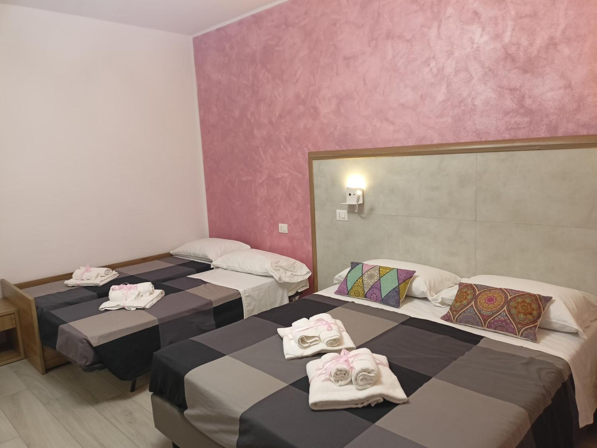 La Dea Rooms Ferrara Bagian luar foto