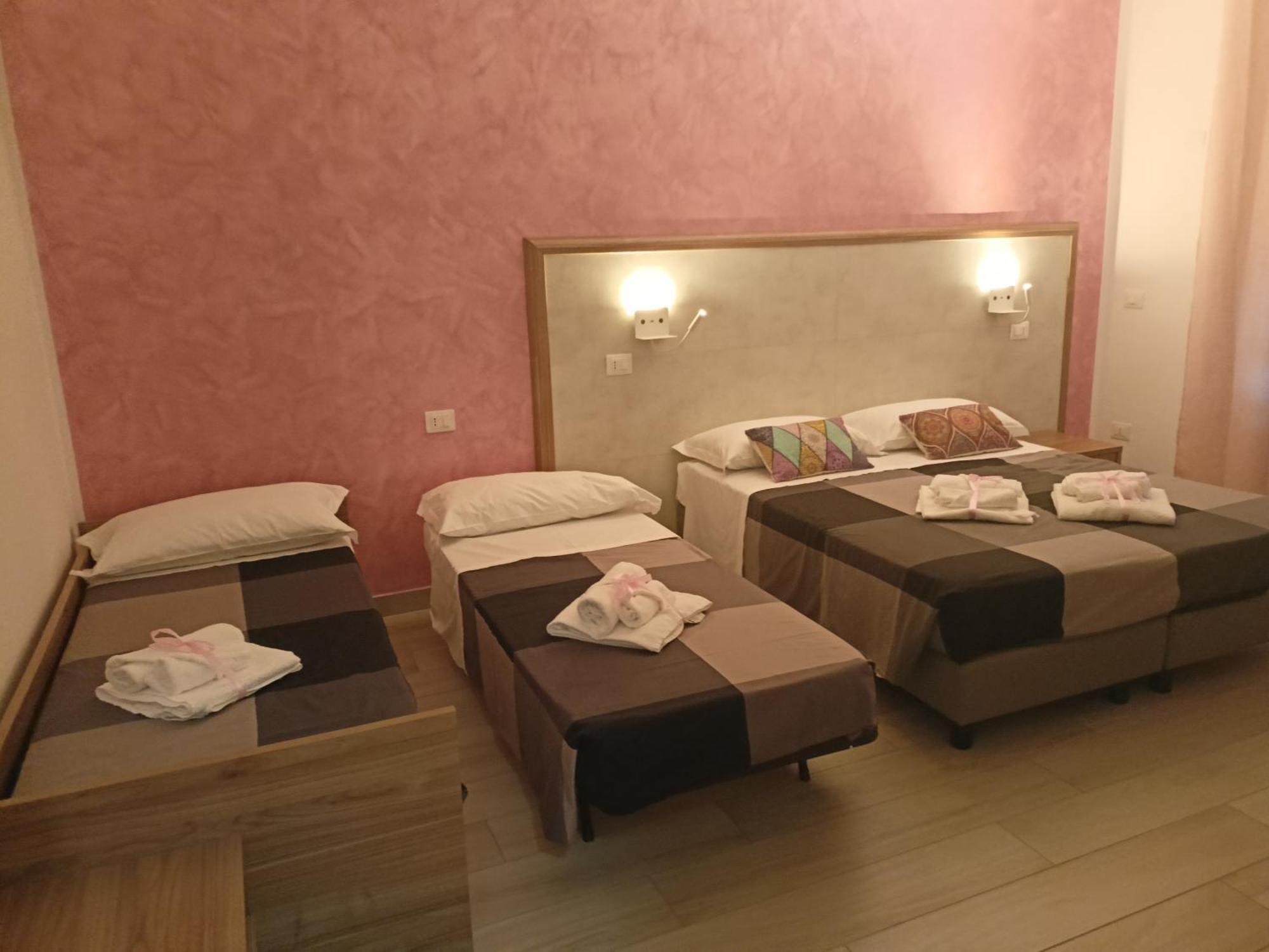 La Dea Rooms Ferrara Bagian luar foto