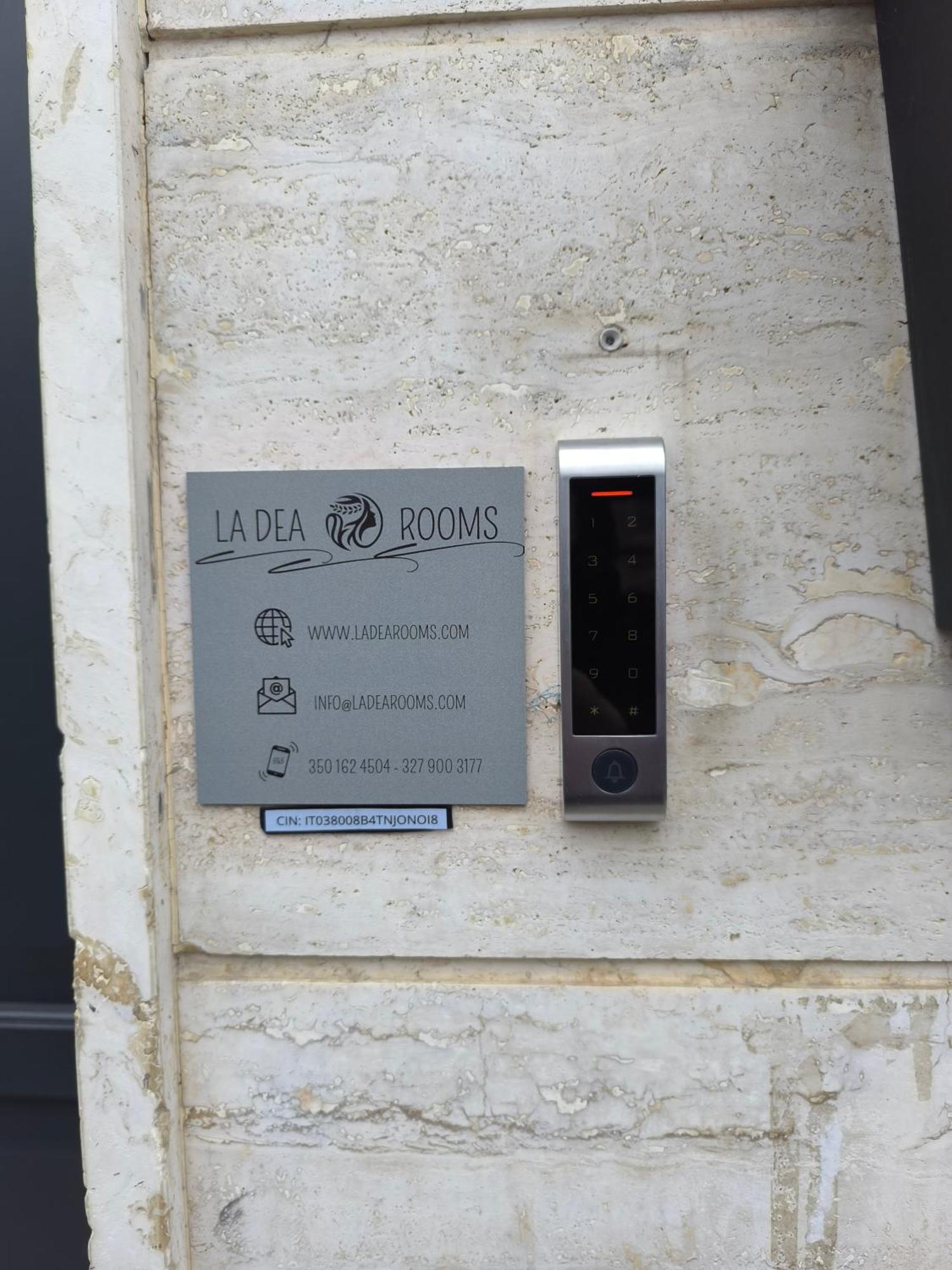 La Dea Rooms Ferrara Bagian luar foto